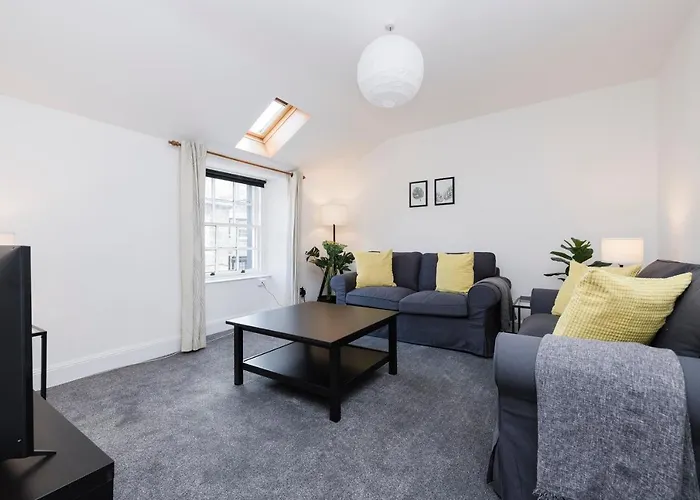 דירה Joivy Beautiful Mews Near Princes Street *