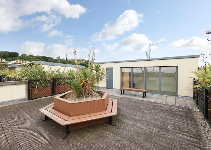 Joivy Spacious 2 Bed,2 Bath Flat, Free Parking And Rooftop Terrace *