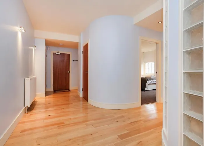 Apartment Joivy Spacious 2 Bed,2 Bath Flat, Free Parking And Rooftop Terrace Edinburgh
