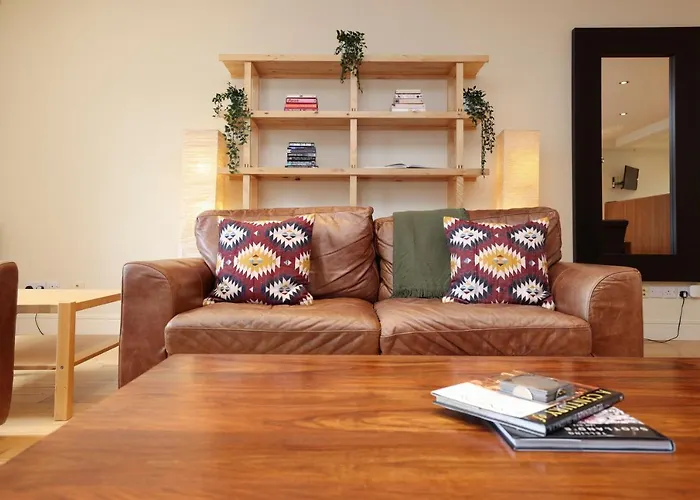 Joivy Spacious 2 Bed,2 Bath Flat, Free Parking And Rooftop Terrace Апартаменты Эдинбург