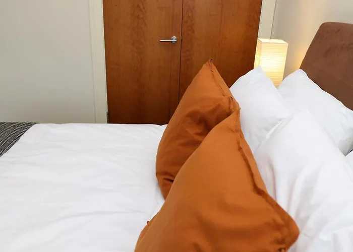 Joivy Spacious 2 Bed,2 Bath Flat, Free Parking And Rooftop Terrace * Эдинбург
