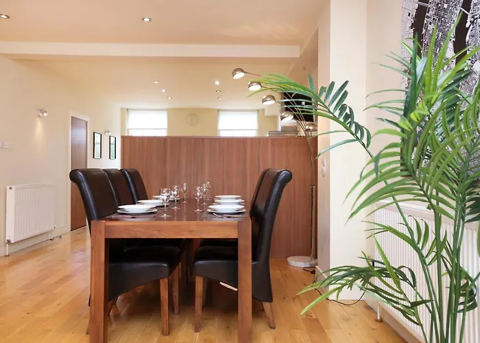 Апартаменты Joivy Spacious 2 Bed,2 Bath Flat, Free Parking And Rooftop Terrace