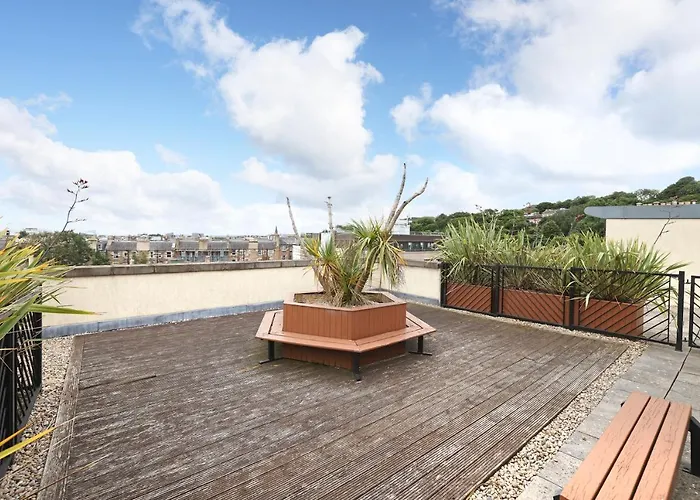 Joivy Spacious 2 Bed,2 Bath Flat, Free Parking And Rooftop Terrace Апартаменты Эдинбург