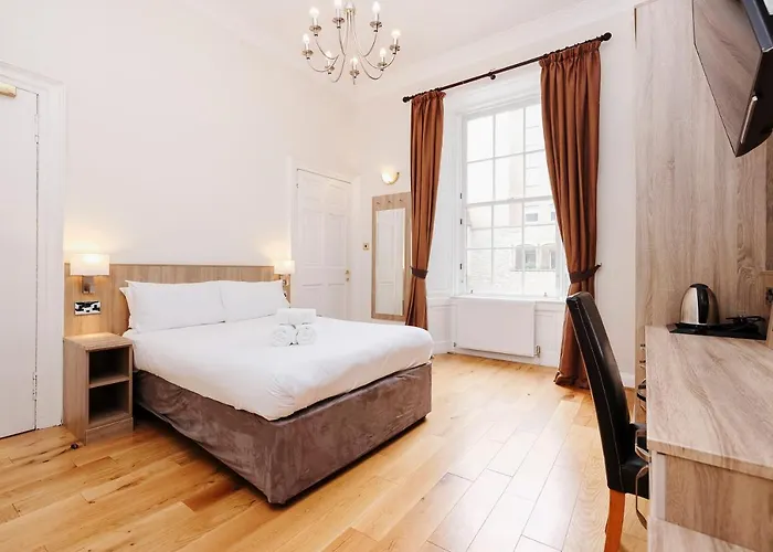 Castle Street בית הארחה