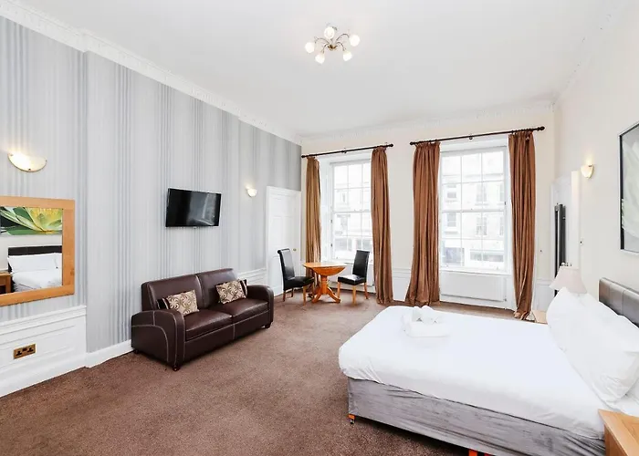 Guest house Castle Street 3*