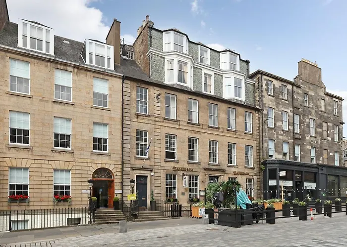 Castle Street 3* Edinburgh