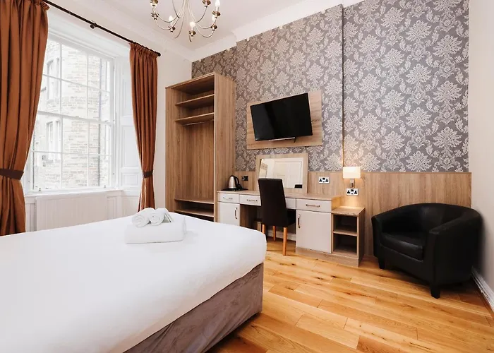 Castle Street 3* אדינבורו