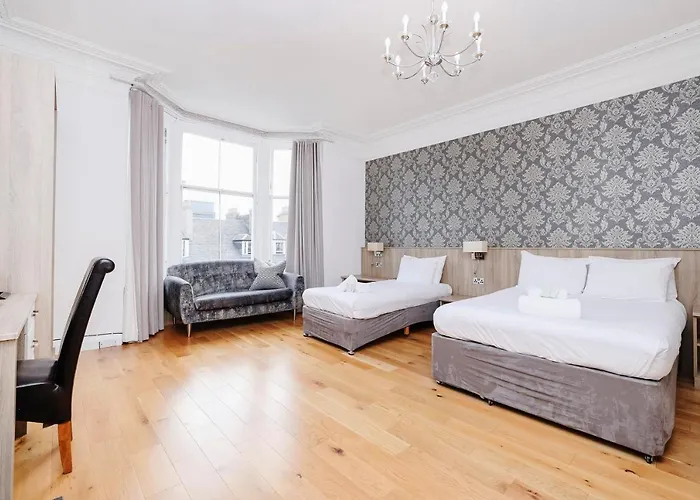 Castle Street Guest house 3*