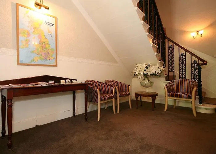 Halcyon House 3*