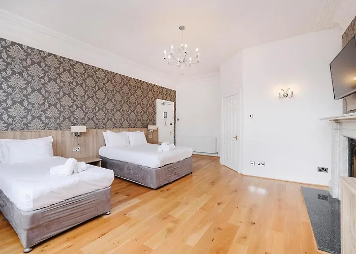 Castle Street Guest house 3*