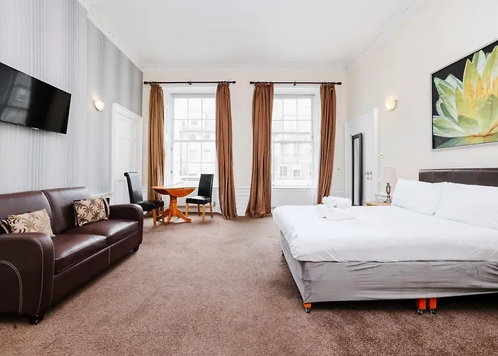 Guest house Castle Street 3*