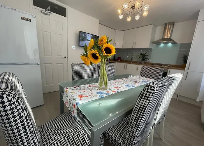 Comfy 2 Familyroom 公寓