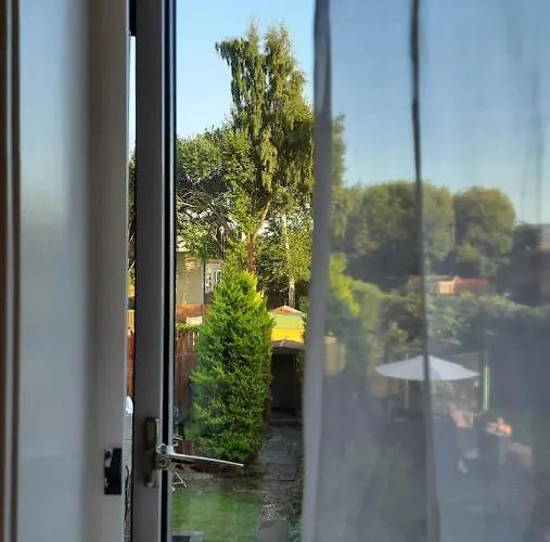 Homestay Lele's Flat - 15 Minutes To Airport & Centre Edinburgh