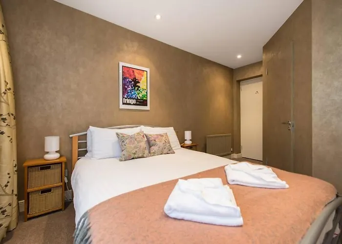 Royal Mile & Arthur's Seat Apt With Private Parking