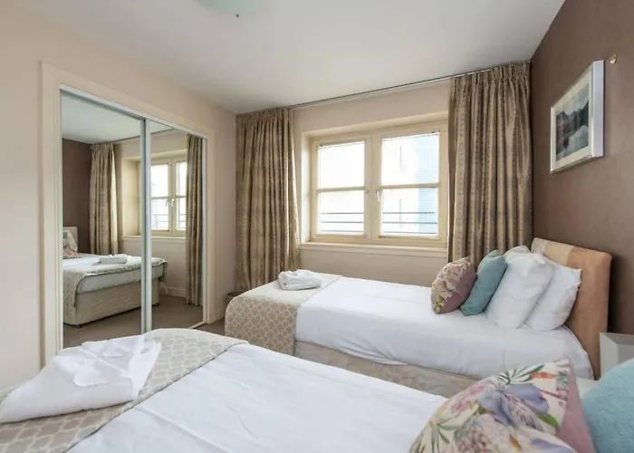 Royal Mile & Arthur's Seat Apt With Private Parking