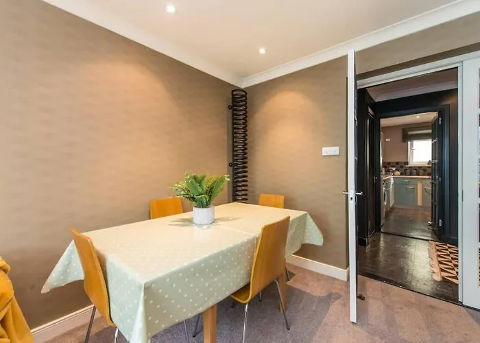 Royal Mile & Arthur's Seat Apt With Private Parking Edynburg