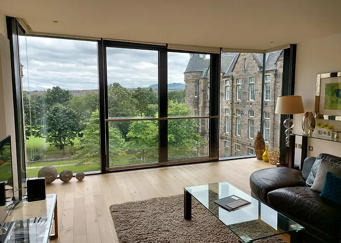 Apartment Quartermile Luxury Landing