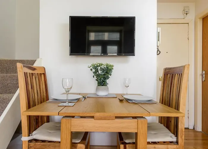 The Cockburn Courtyard By Calton Living Edinburgh