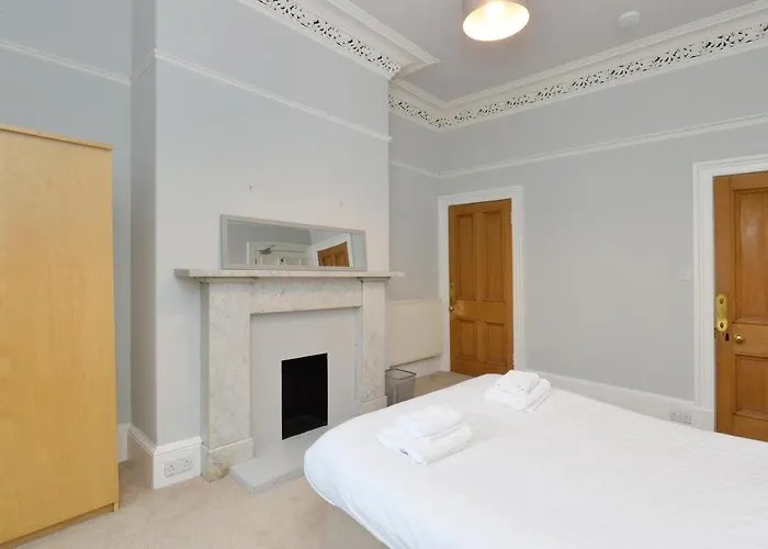 Apartment By The Meadows, Close To Centre Edinburgh