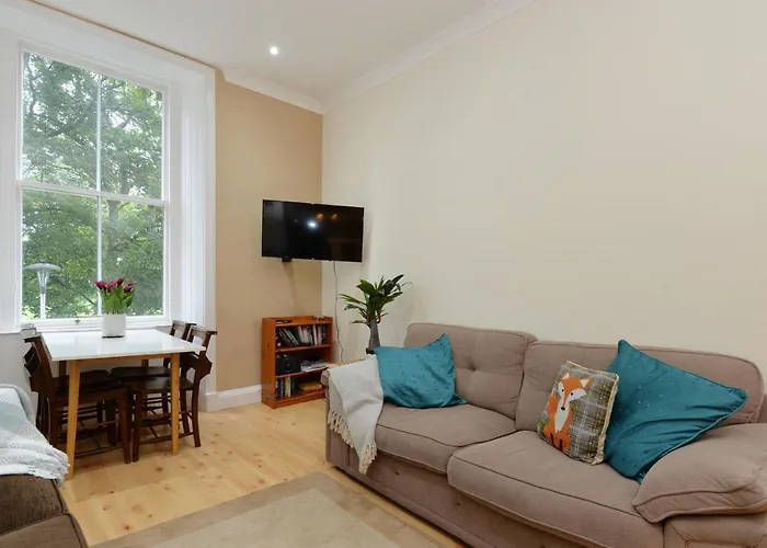 By The Meadows, Close To Centre Edinburgh