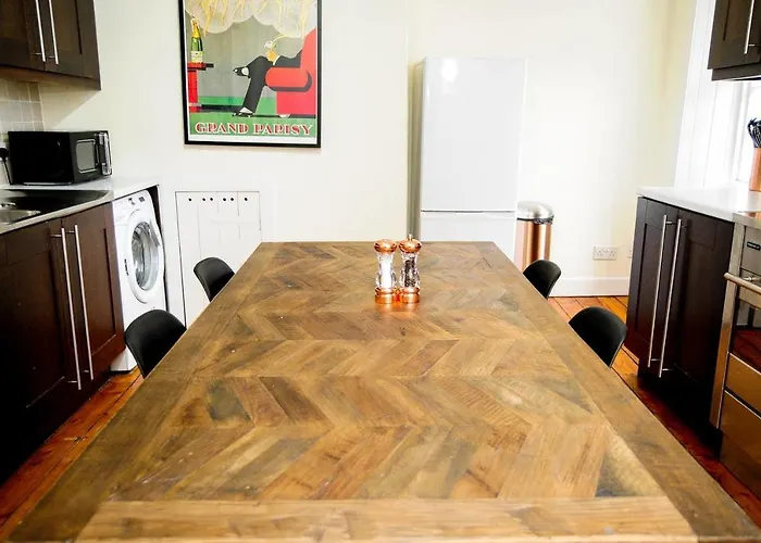 Beautiful Bohemian 2br Flat In The Cowgate * Edinburgh