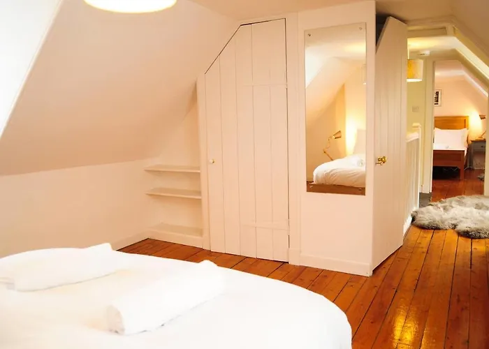 Beautiful Bohemian 2br Flat In The Cowgate Appartement