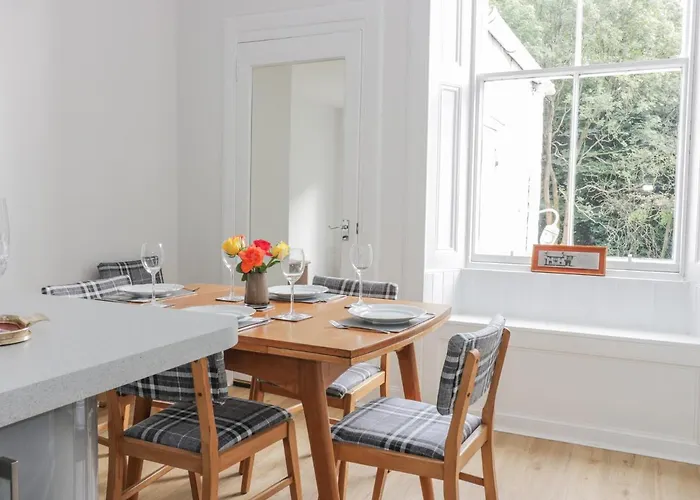 בית נופש 6 Coltbridge Gardens אדינבורו