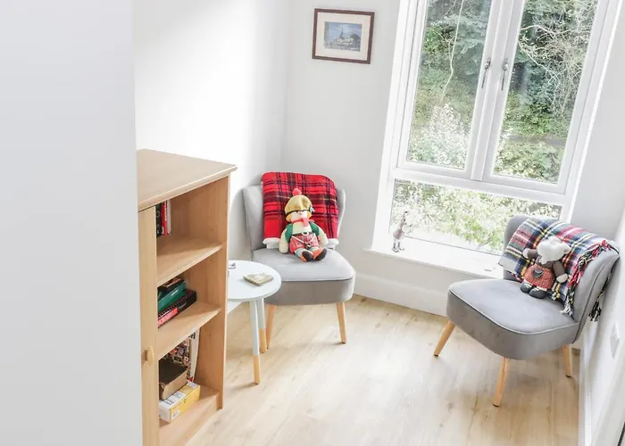 6 Coltbridge Gardens