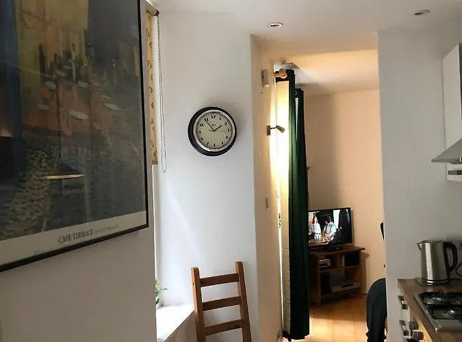 The Edmonstone's * אדינבורו