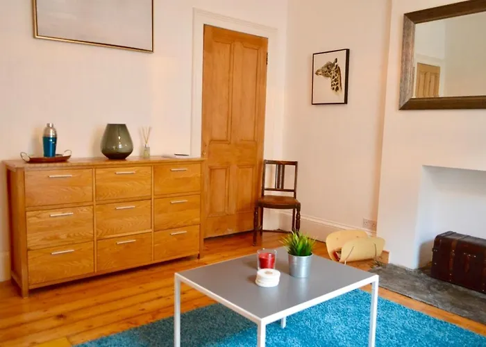 Fringe Base With Garden Near The Meadows * Edinburgh