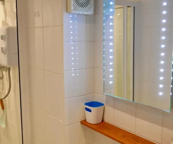 Fringe Base With Garden Near The Meadows Эдинбург