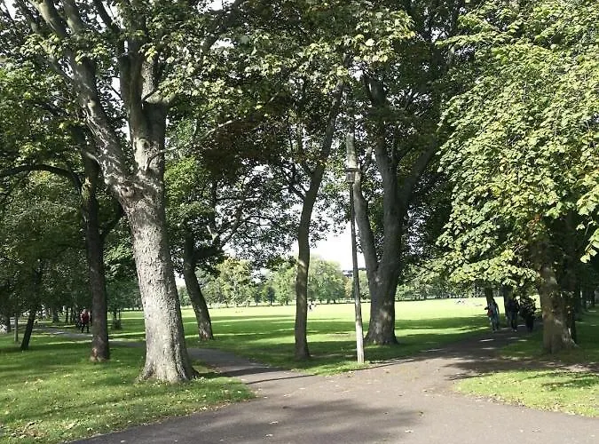 Fringe Base With Garden Near The Meadows Апартаменты Эдинбург