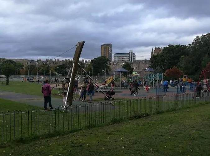 Апартаменты Fringe Base With Garden Near The Meadows *