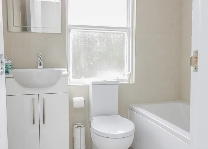 6 Coltbridge Gardens *