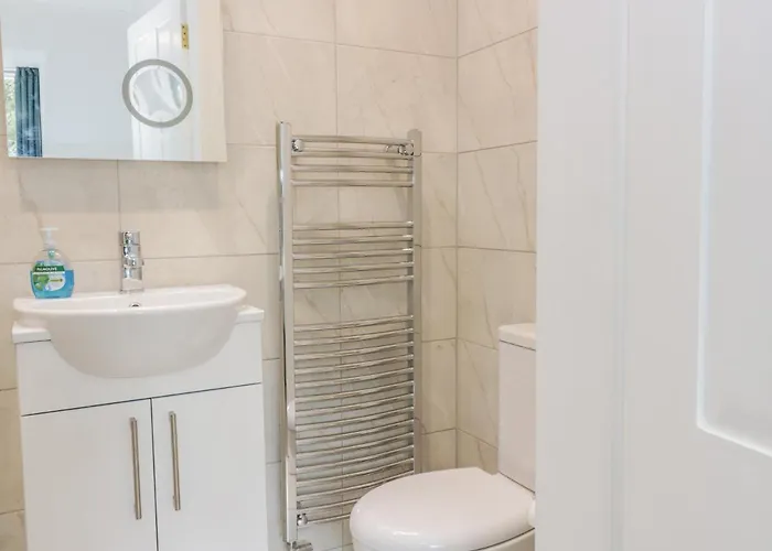 6 Coltbridge Gardens *