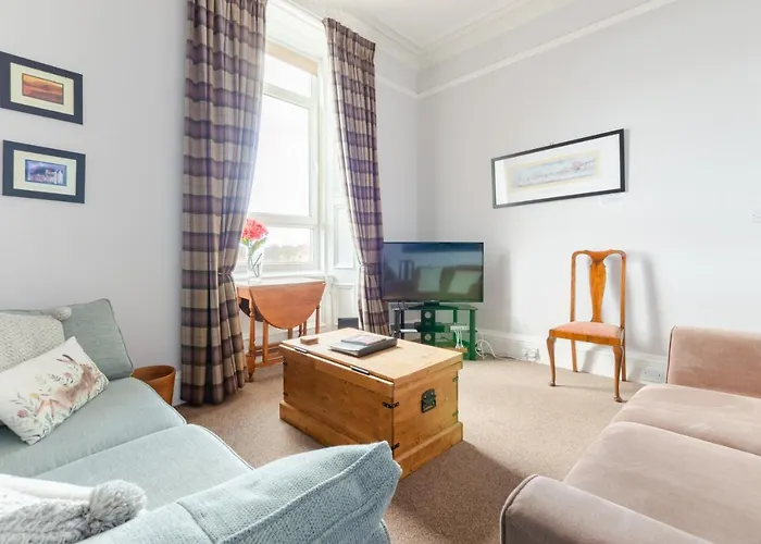 Beautiful Center 1 Bed With Park View * إدنبرة