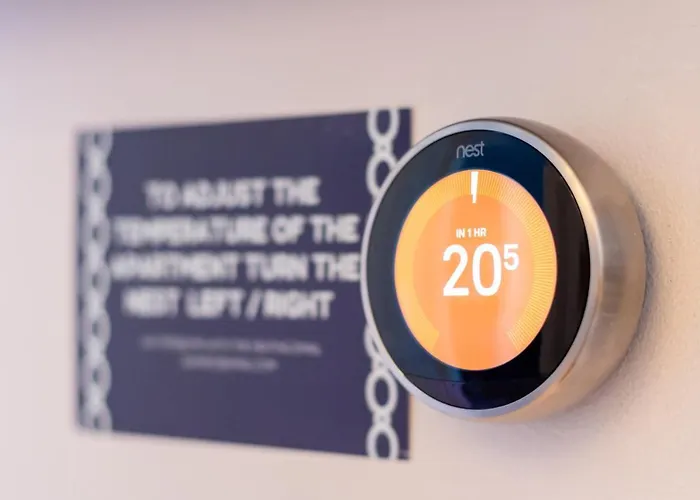 Beautiful Center 1 Bed With Park View * אדינבורו