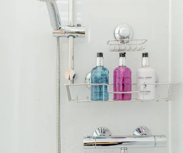 Beautiful Center 1 Bed With Park View *