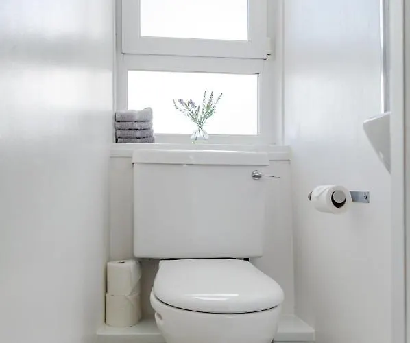 Beautiful Center 1 Bed With Park View إدنبرة