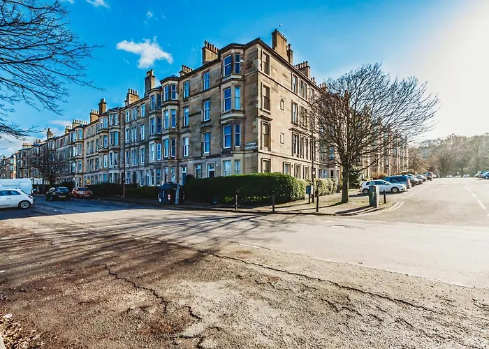 Beautiful Center 1 Bed With Park View شقة