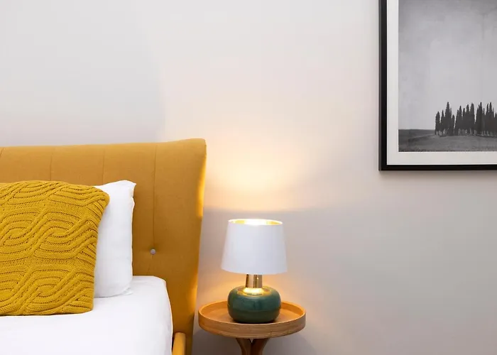 Joivy Sophisticated Near Castle * Edinburgh