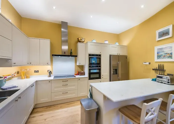 Huntly Street * אדינבורו