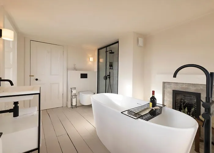 Joivy Observatory House & Edinburgh