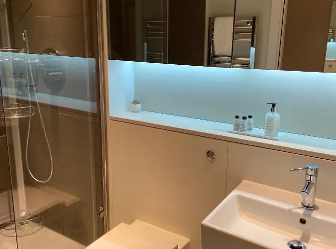 Apartment Quartermile Meadows View 2 Bedroom - With Free Parking