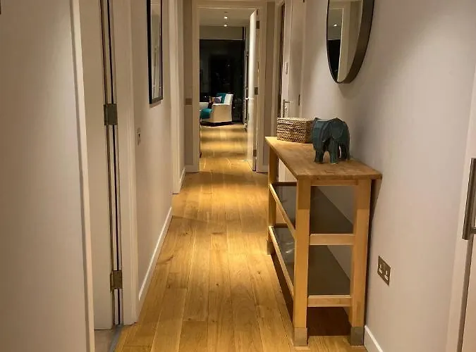 Apartment Quartermile Meadows View 2 Bedroom - With Free Parking *