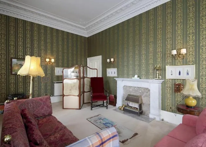 Quirky, West End, House