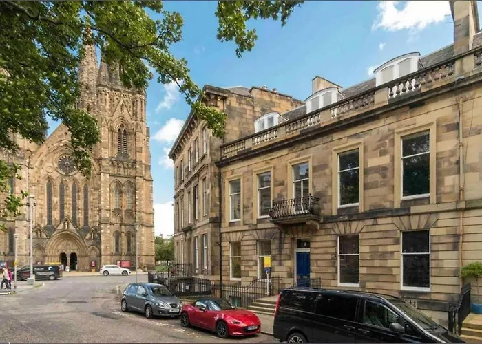 Quirky, West End, House