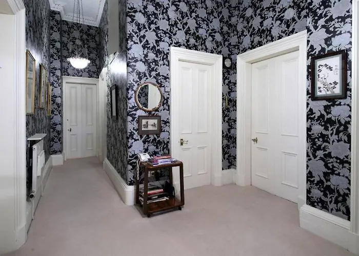 Quirky, West End, House * エディンバラ