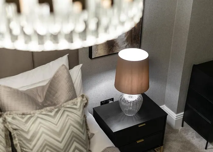 Luxury Georgian Retreat - Hot Tub - Patio Otel *