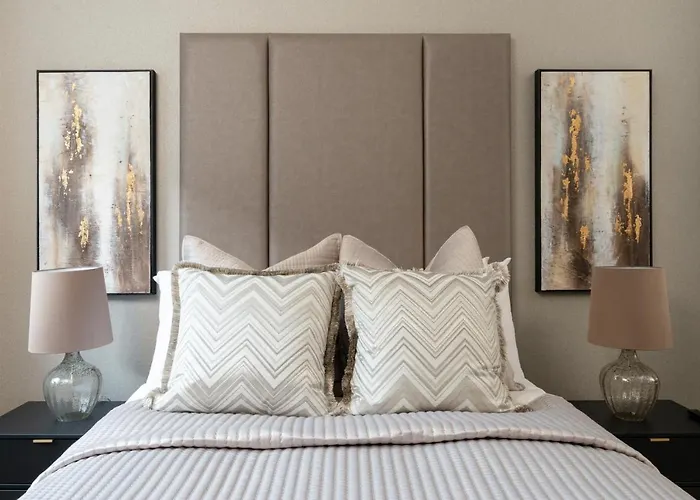 Luxury Georgian Retreat - Hot Tub - Patio Otel